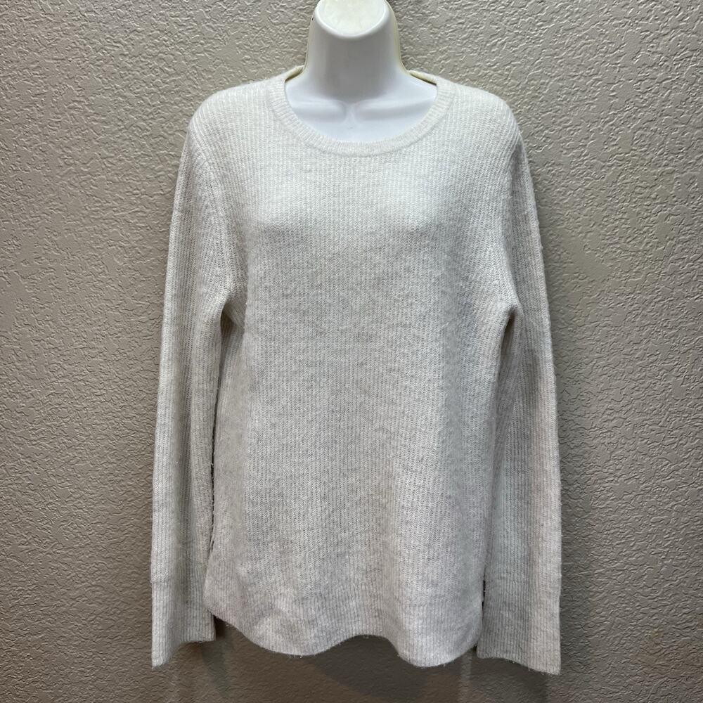 Old Navy women’s textured knit sweater, white, M
